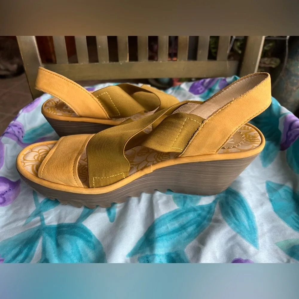 Fly London sling back platform wedge shoes size 39, 8-8.5